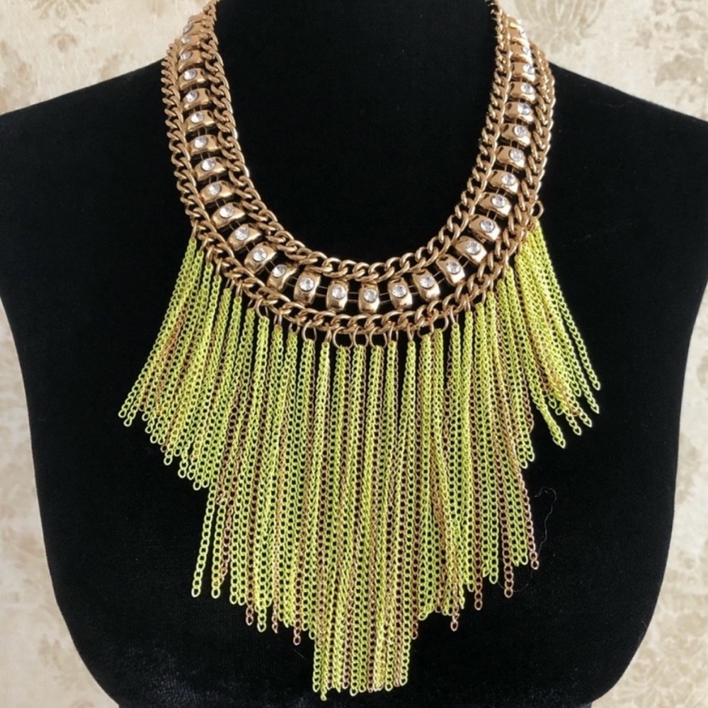 BNWT Chic Gold and Yellow Chain Necklace